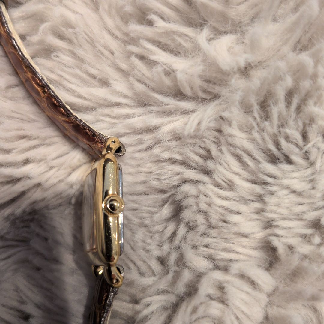 Analog Quartz Women