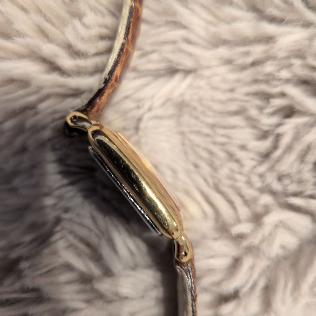 Analog Quartz Women