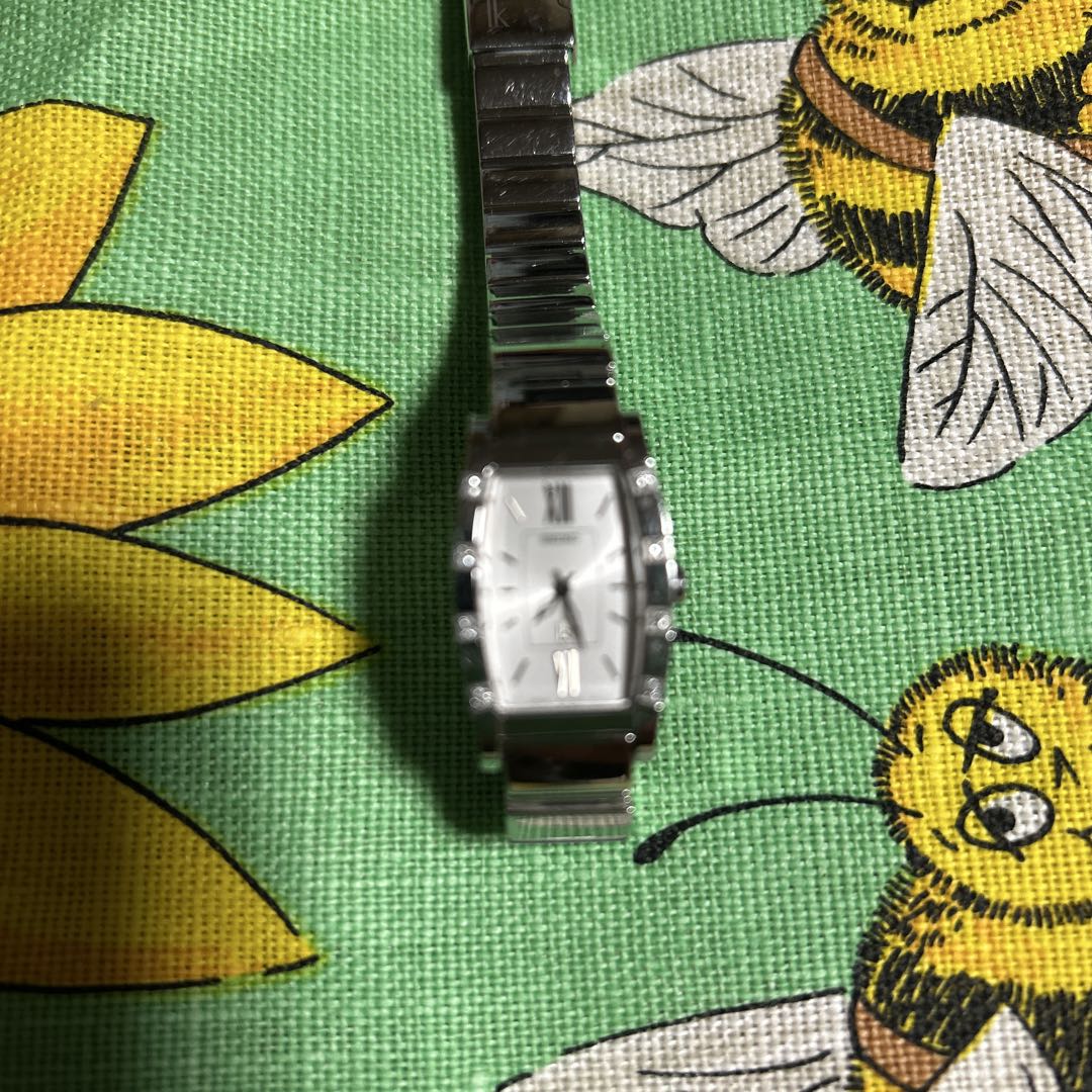 Seiko lk/lukia Analog Quartz Women