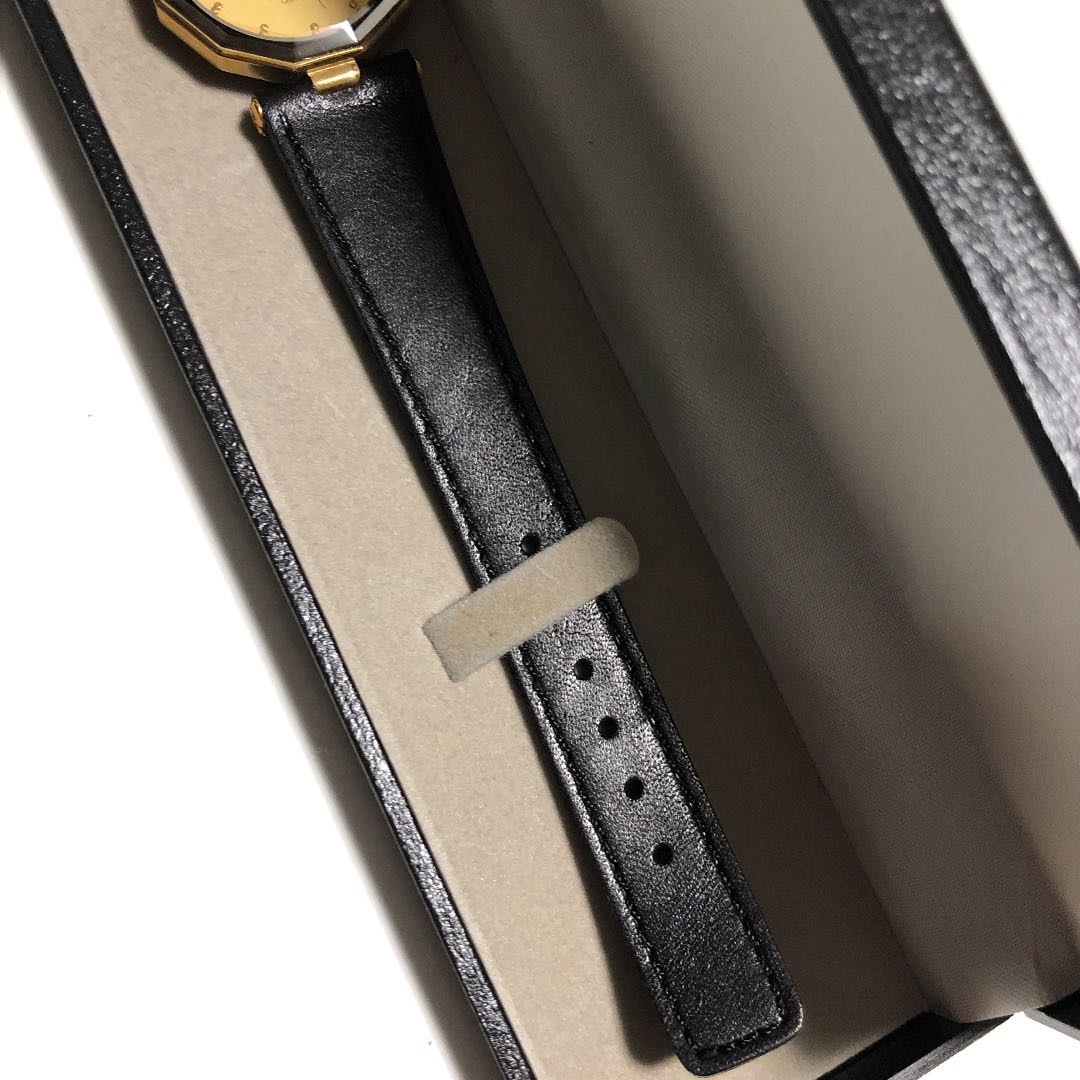 Hilton Analog Quartz Women