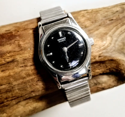 Seiko 2A27-0011 Analog Quartz Women