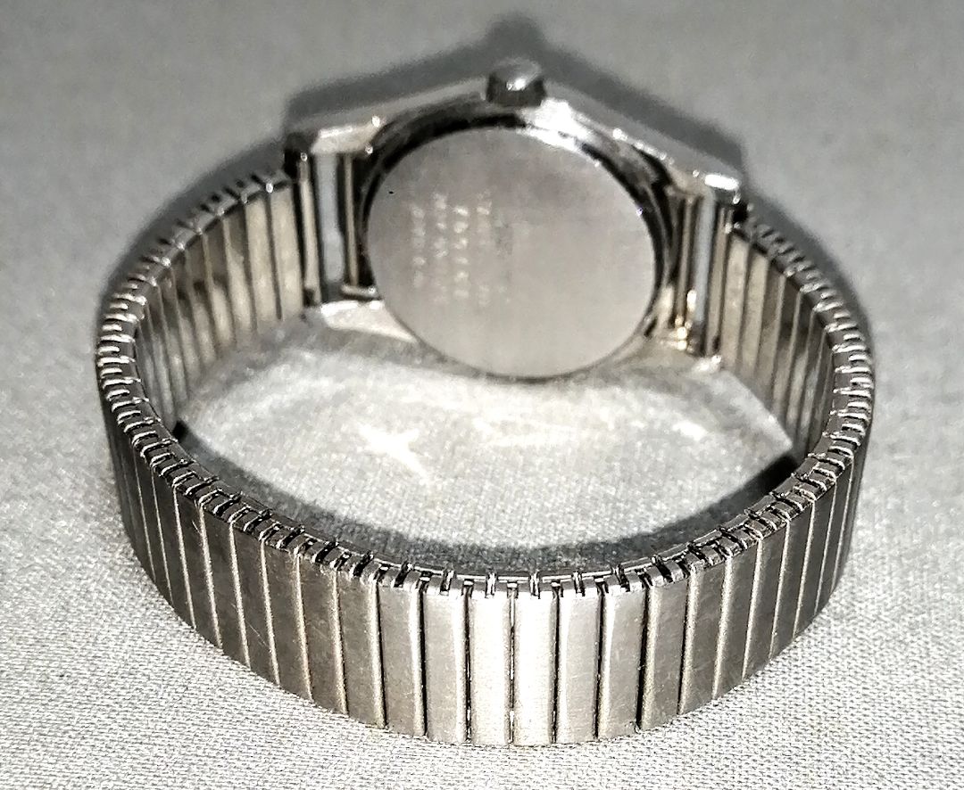 Seiko 2A27-0011 Analog Quartz Women