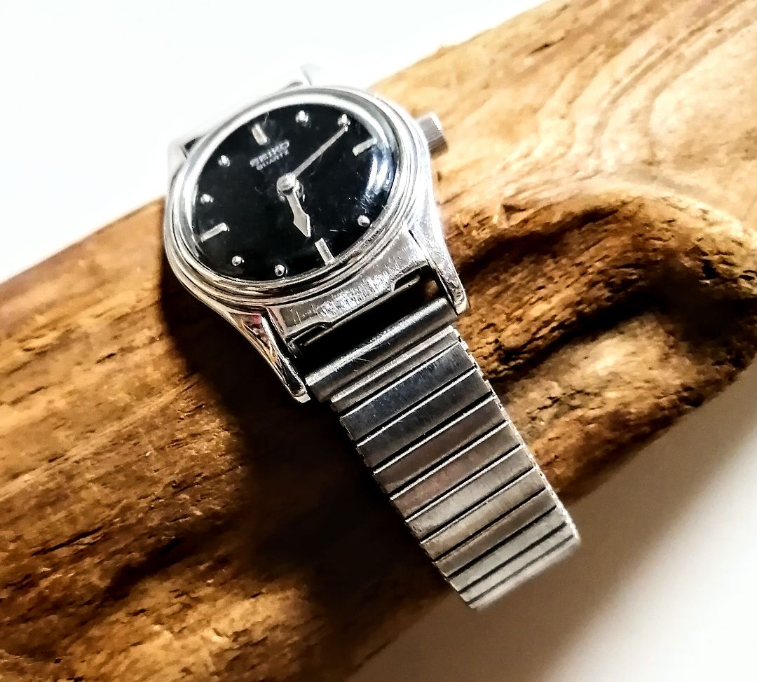 Seiko 2A27-0011 Analog Quartz Women