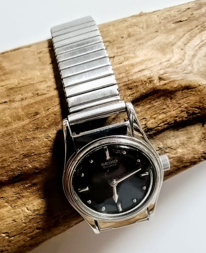 Seiko 2A27-0011 Analog Quartz Women