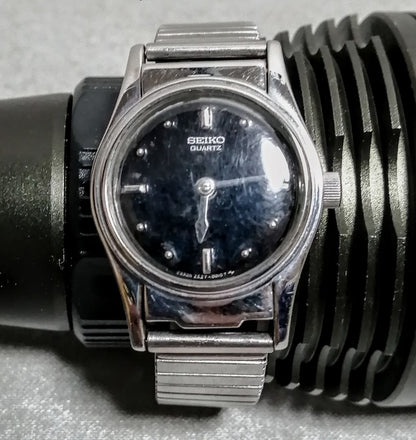 Seiko 2A27-0011 Analog Quartz Women