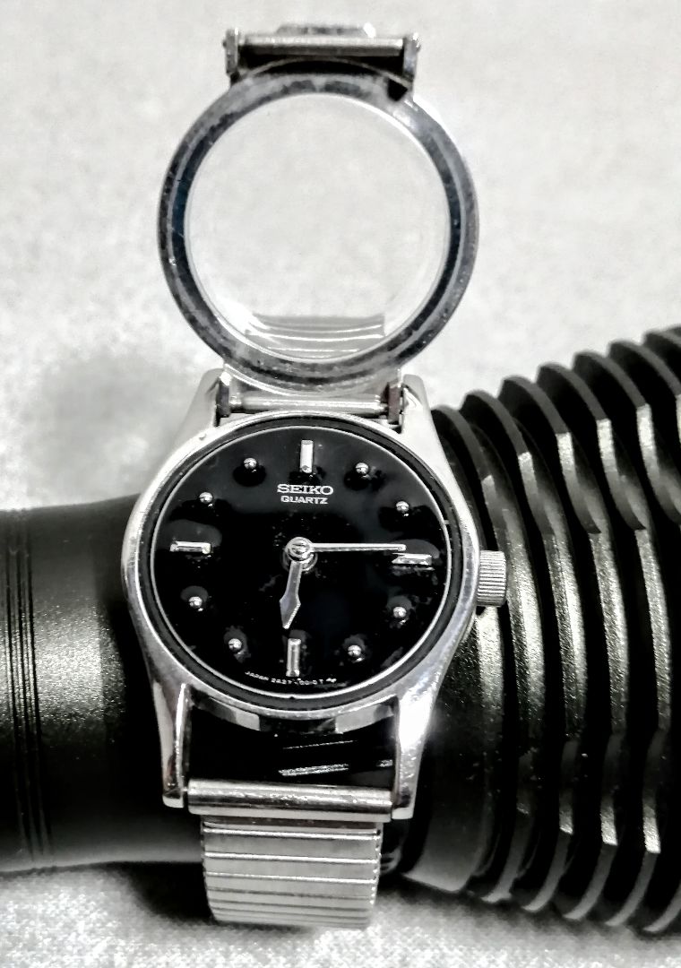 Seiko 2A27-0011 Analog Quartz Women