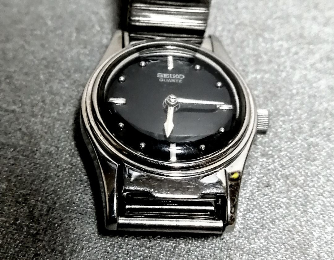 Seiko 2A27-0011 Analog Quartz Women