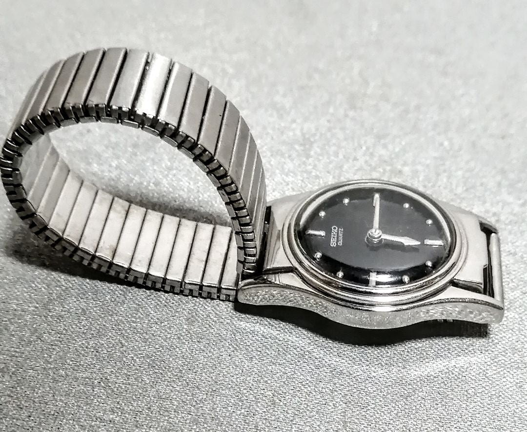 Seiko 2A27-0011 Analog Quartz Women