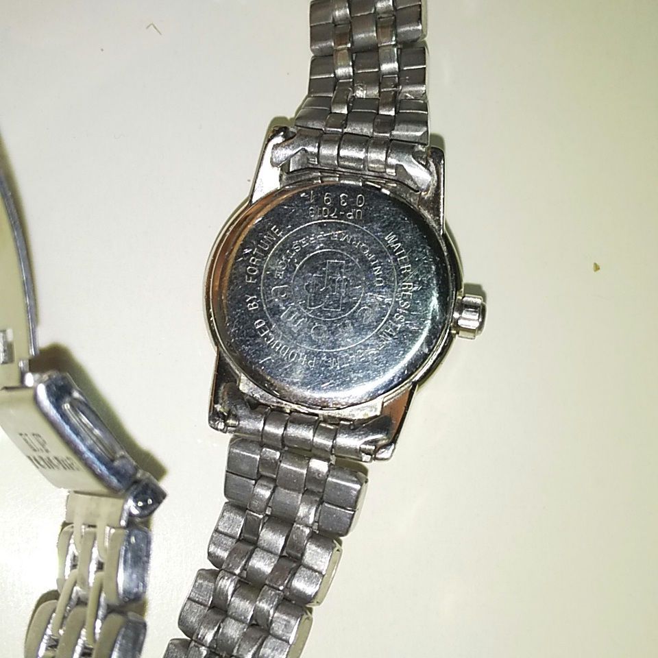 U.p Renoma Analog Quartz Women
