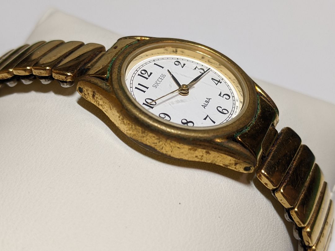 Seiko Alba Success SUCCESS V701-1L70 Analog Quartz Women