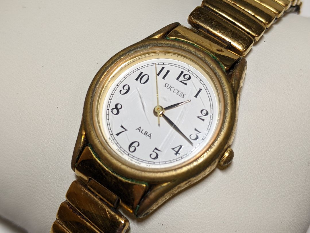 Seiko Alba Success SUCCESS V701-1L70 Analog Quartz Women