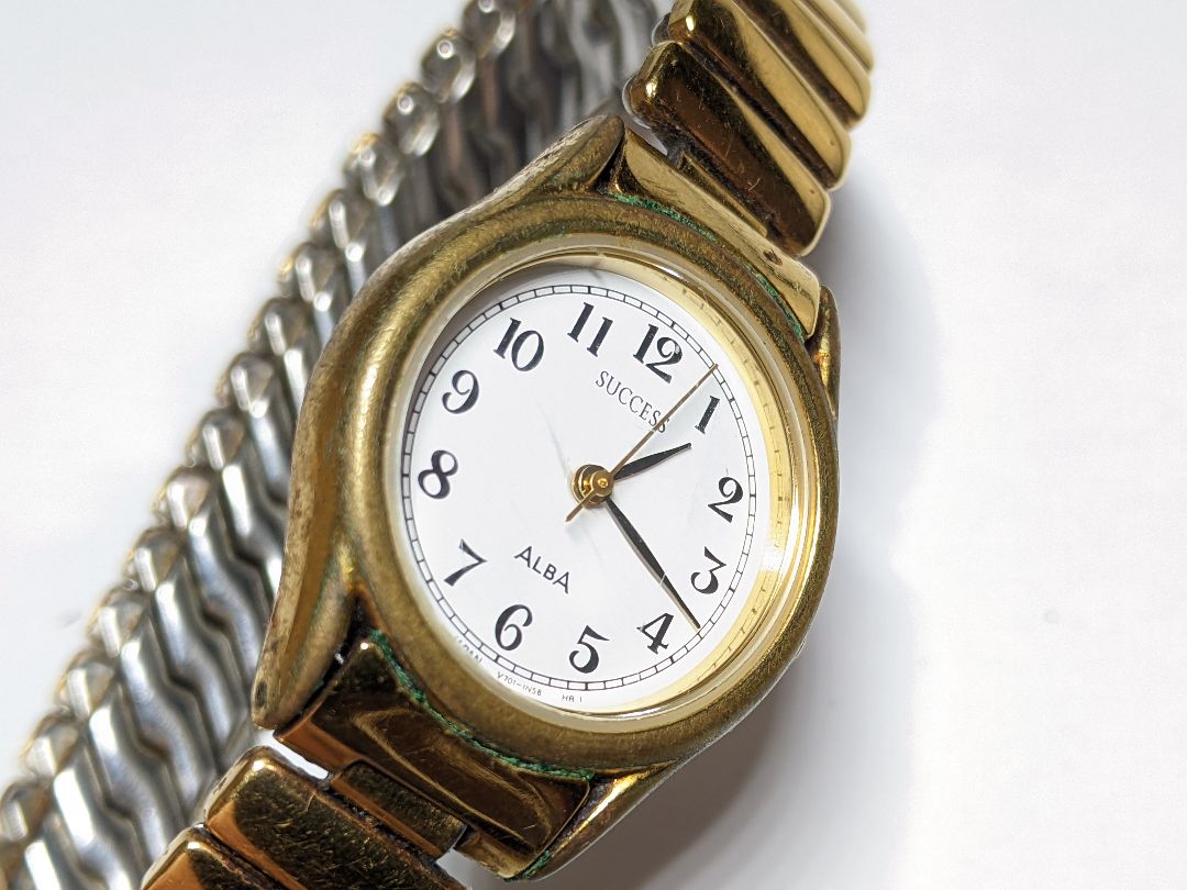 Seiko Alba Success SUCCESS V701-1L70 Analog Quartz Women