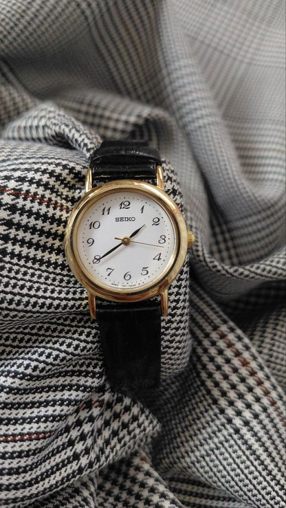 Analog Quartz Women