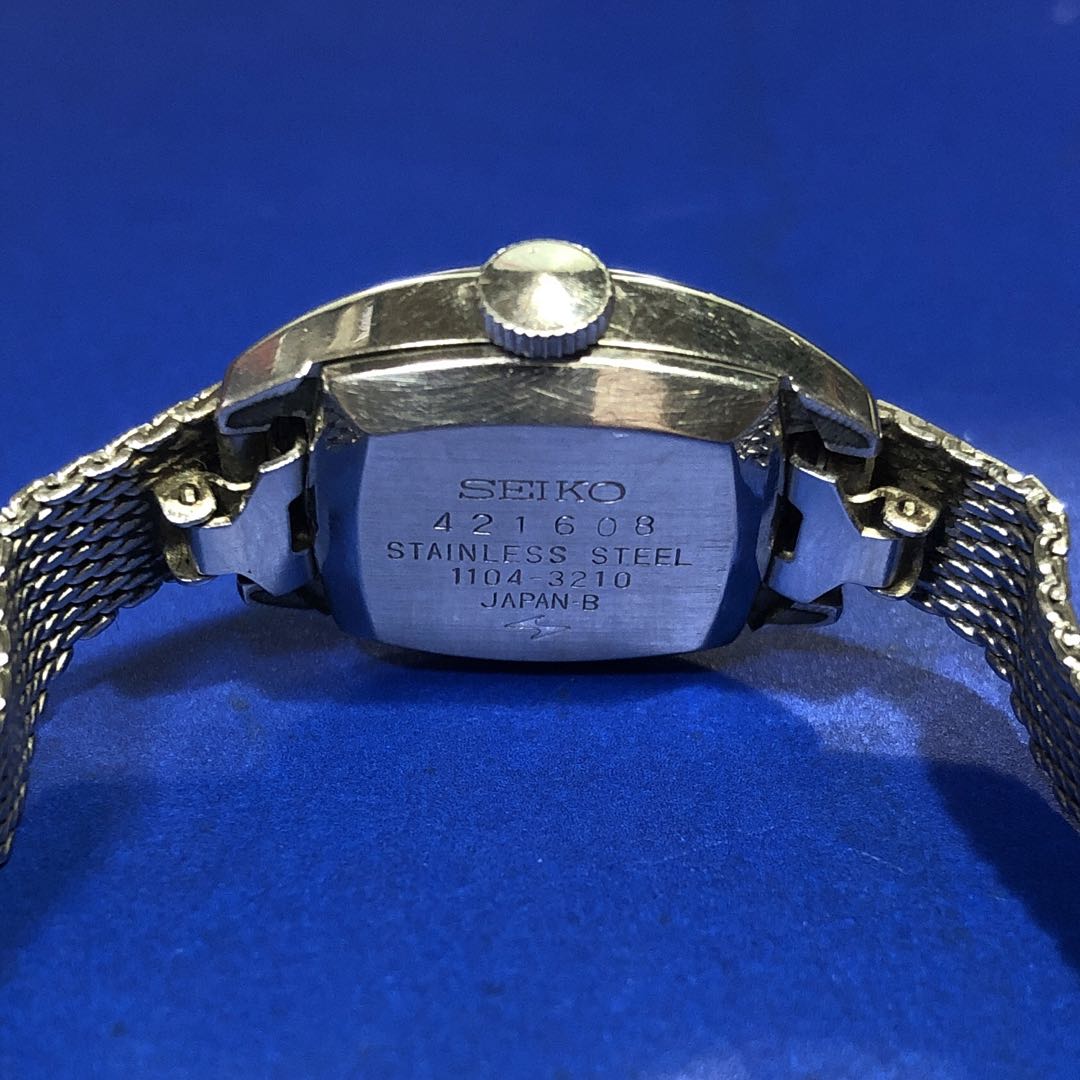 Seiko 1104-3210 Analog Mechanical (Manual) Women