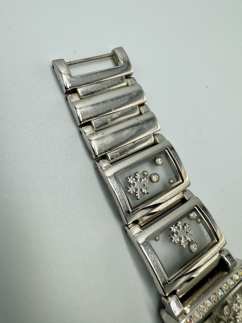 Liebe Analog Quartz Women Watch Snow