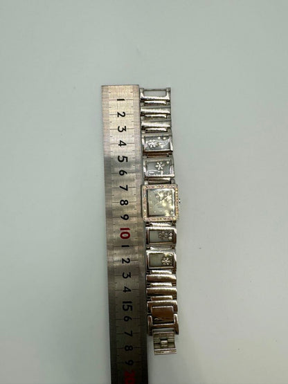 Liebe Analog Quartz Women Watch Snow
