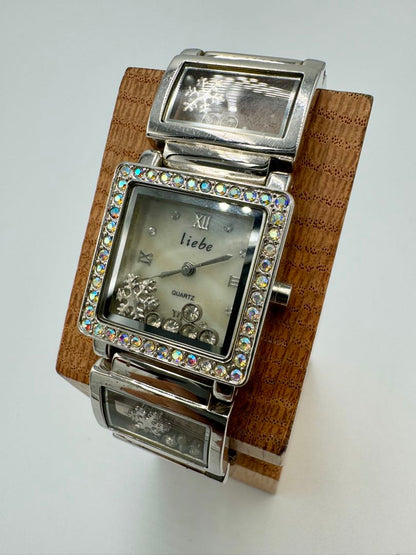 Liebe Analog Quartz Women Watch Snow