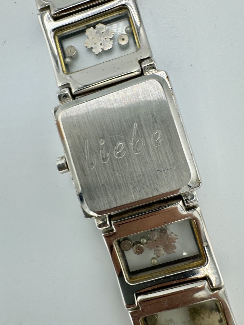Liebe Analog Quartz Women Watch Snow
