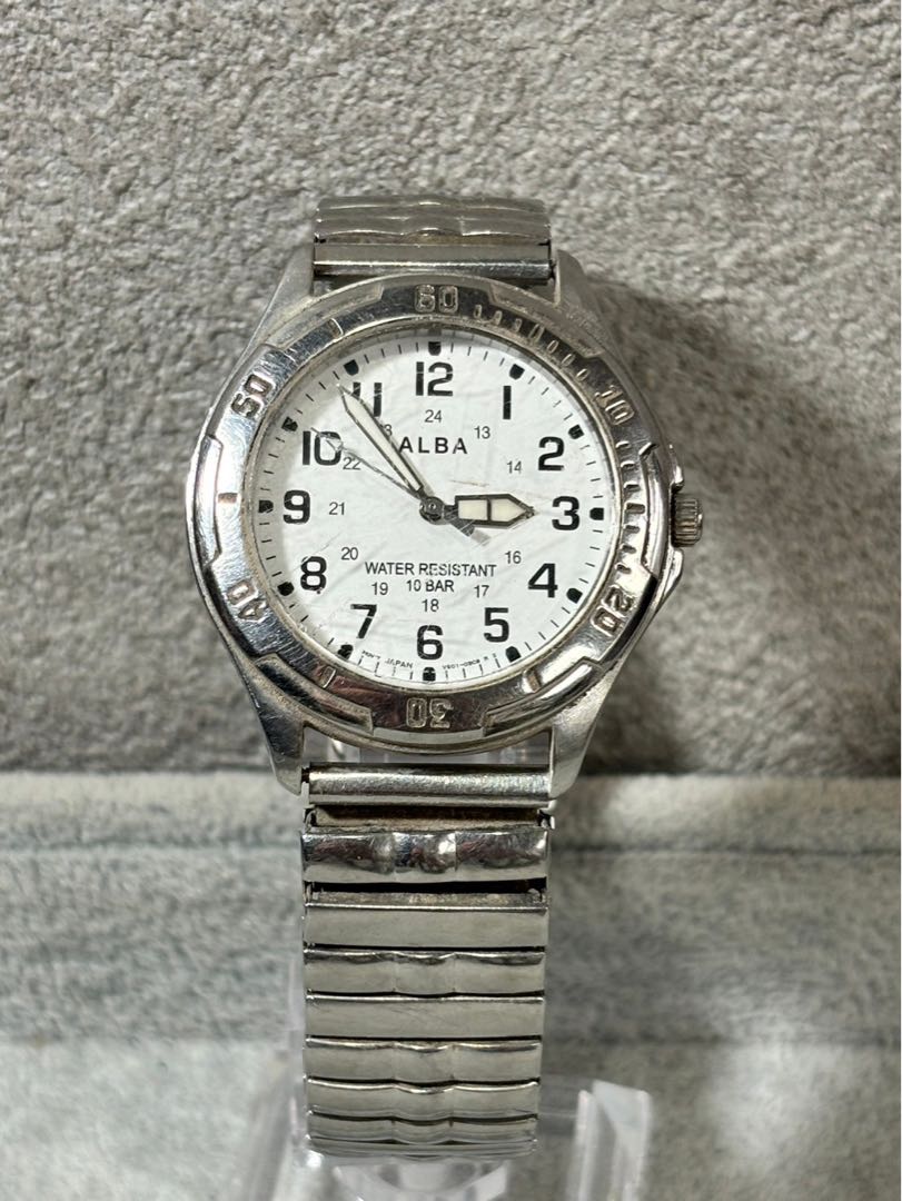 Seiko Alba V501-0FG0 Analog Quartz Men