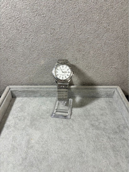 Seiko Alba V501-0FG0 Analog Quartz Men