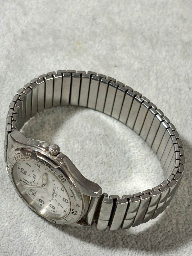 Seiko Alba V501-0FG0 Analog Quartz Men