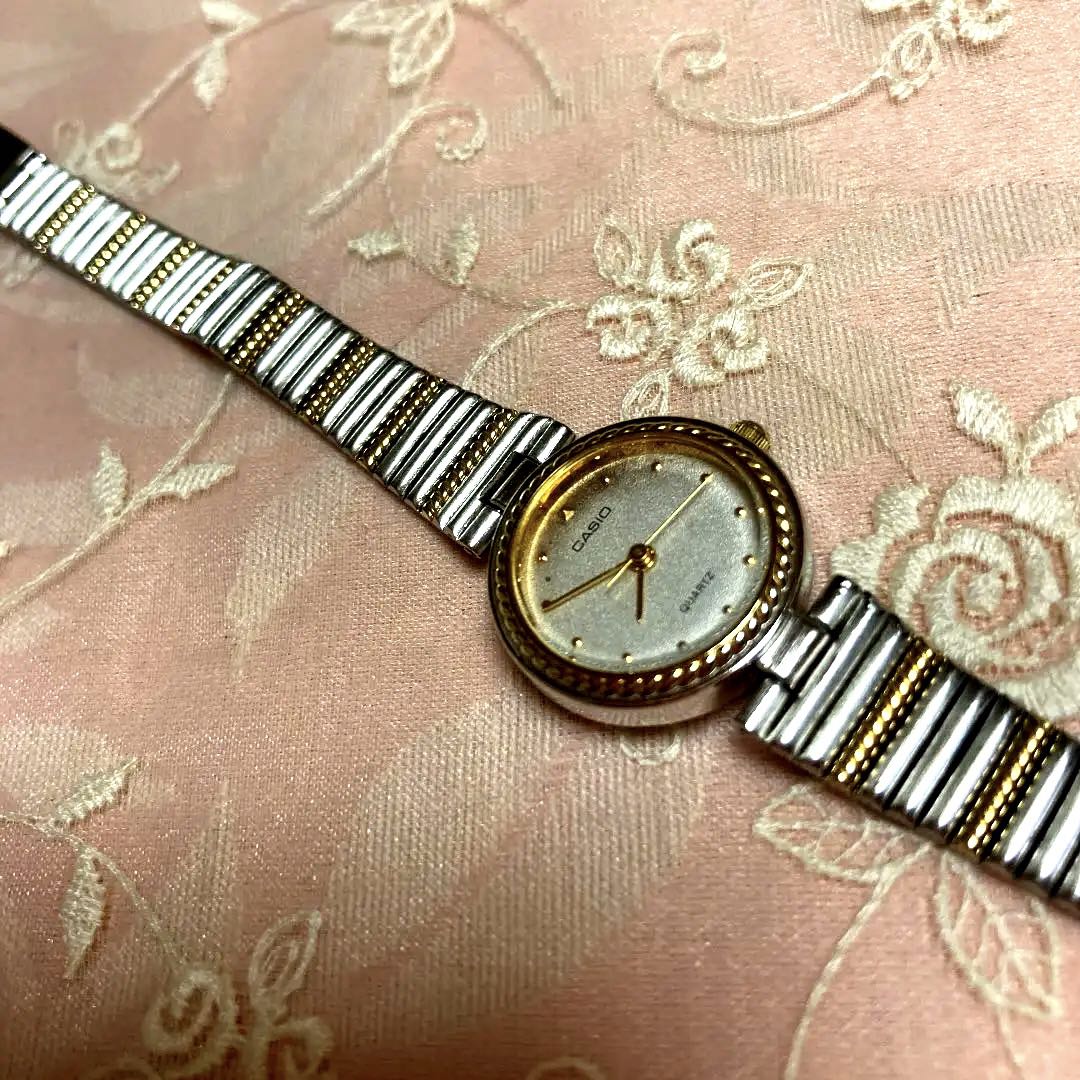 Casio LG-2009G Analog Quartz Women