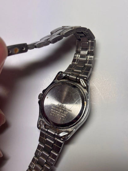 Seiko Alba V501-0CZ0 Analog Mechanical (Manual) Women