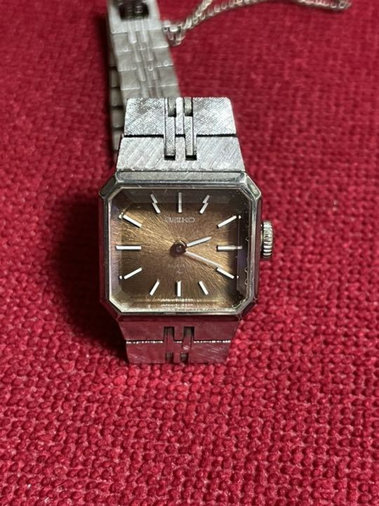 Seiko 17-3330 Analog Mechanical (Manual) Women