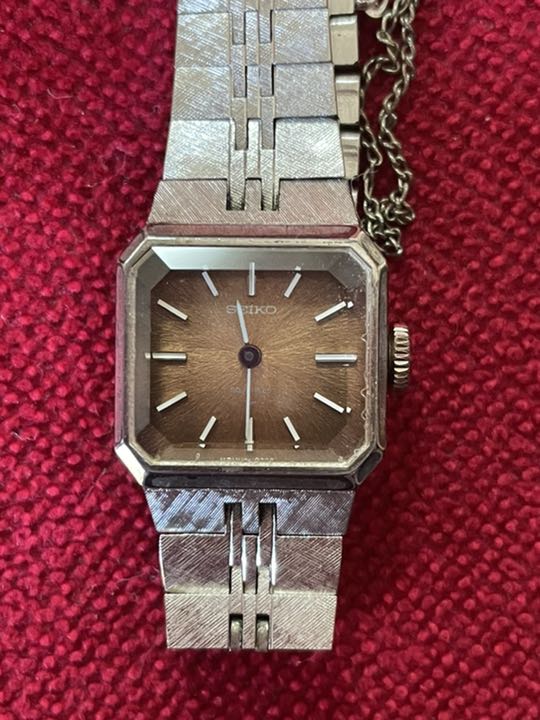 Seiko 17-3330 Analog Mechanical (Manual) Women