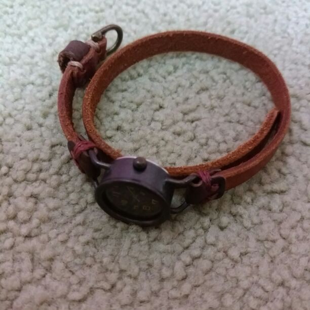 HKC Analog Quartz Women