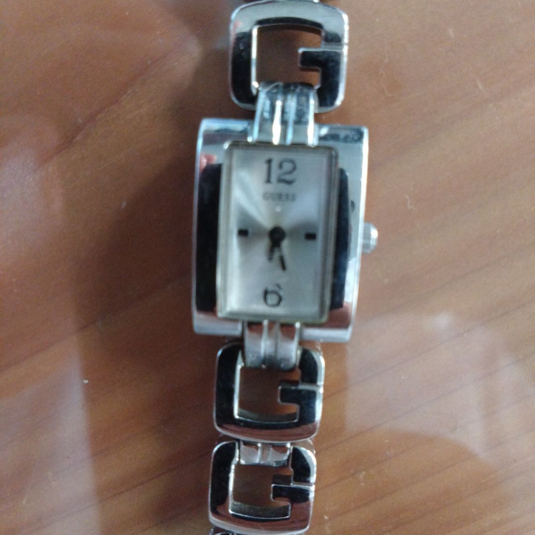 GUESS Analog Quartz Women