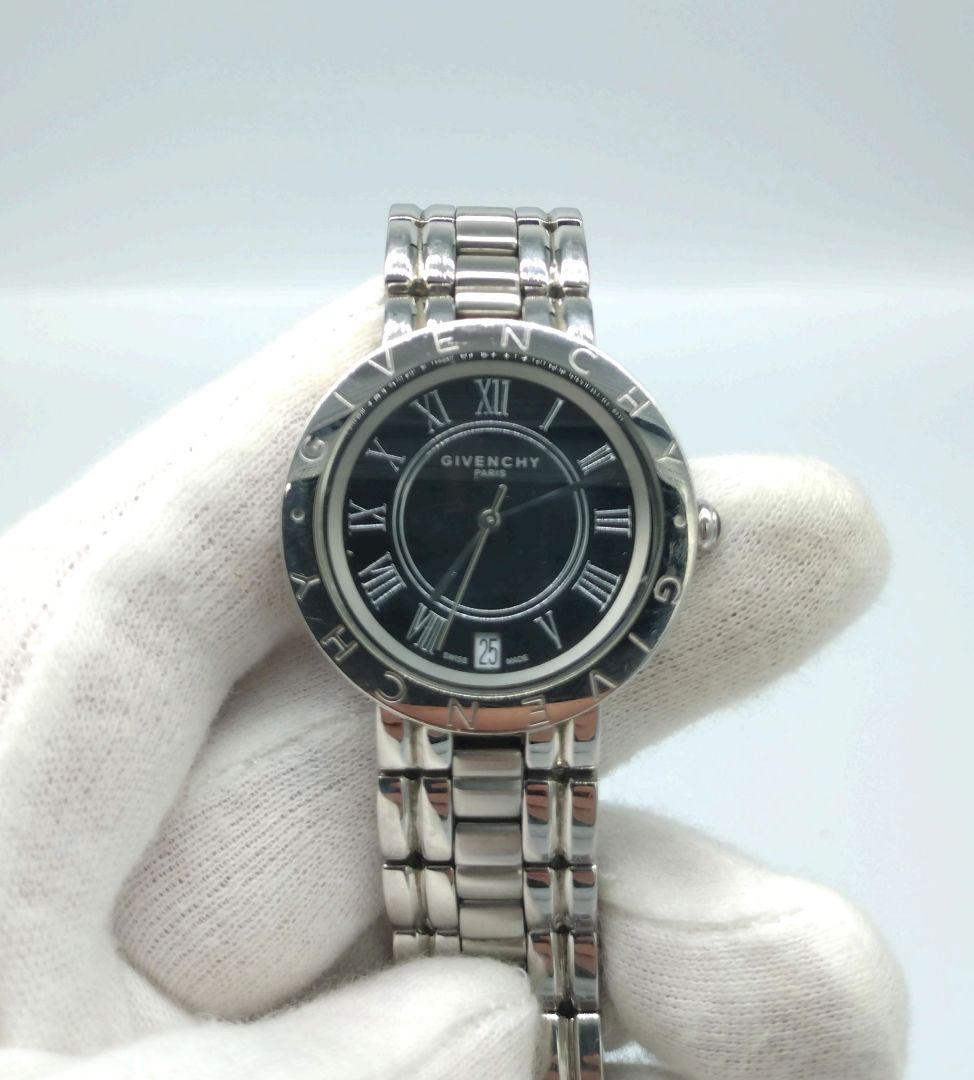 Givenchy Analog Quartz Men