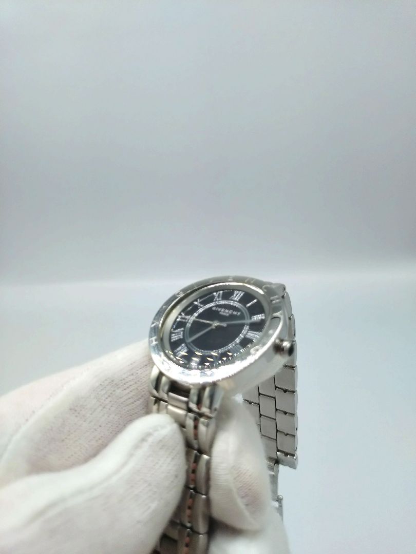Givenchy Analog Quartz Men