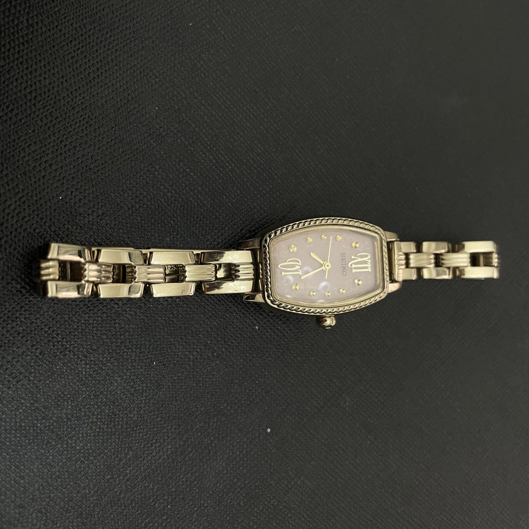 Seiko SWFA130 Analog Quartz Women