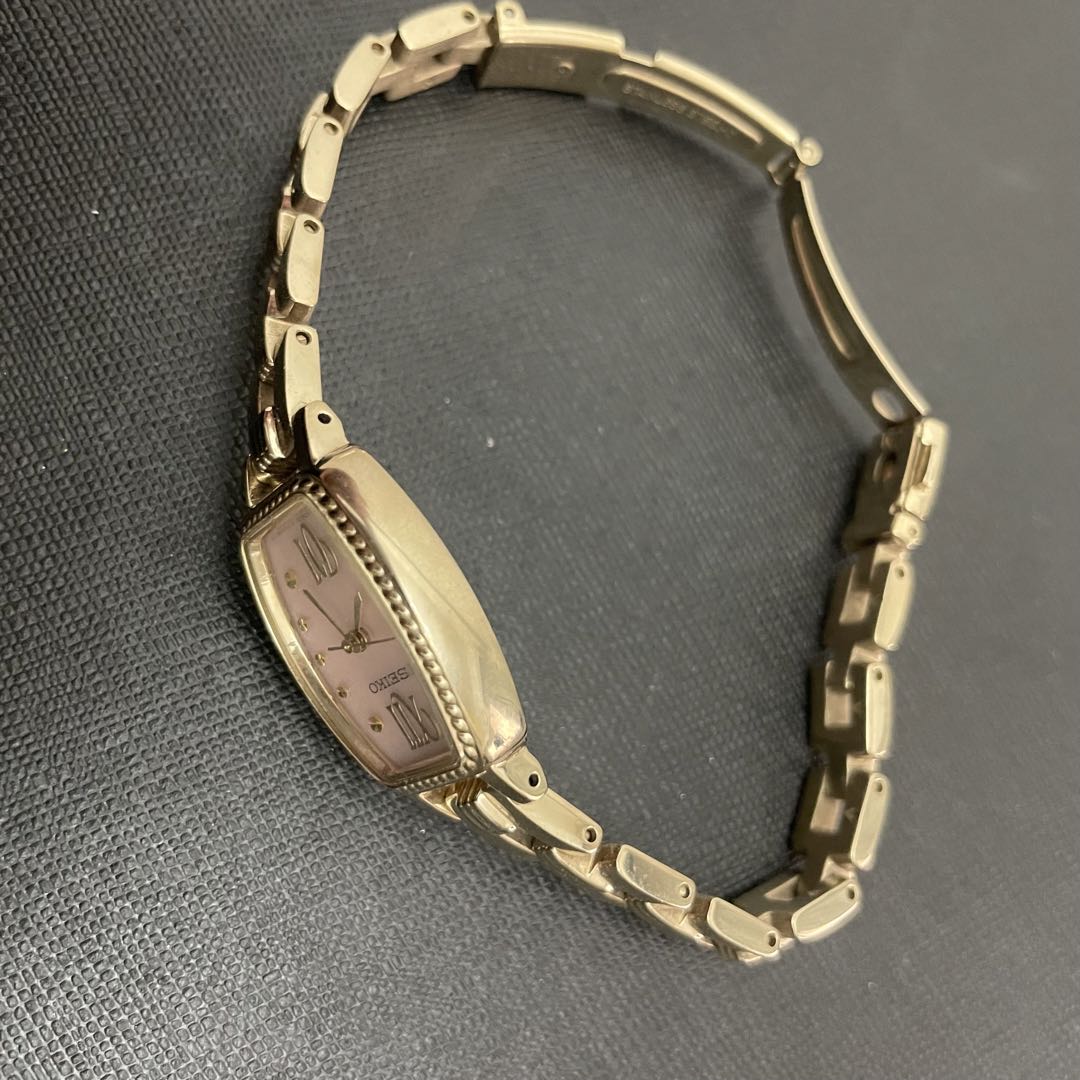 Seiko SWFA130 Analog Quartz Women