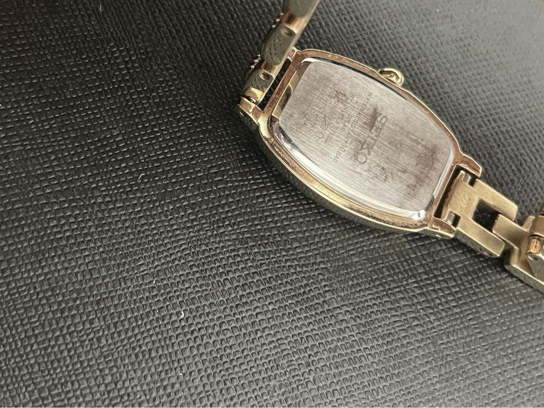 Seiko SWFA130 Analog Quartz Women