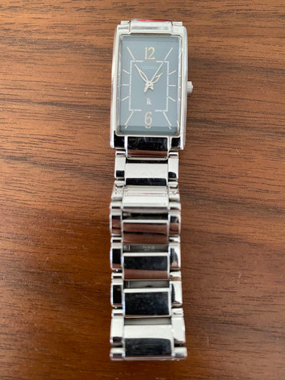 Seiko lk/lukia Analog Quartz Women