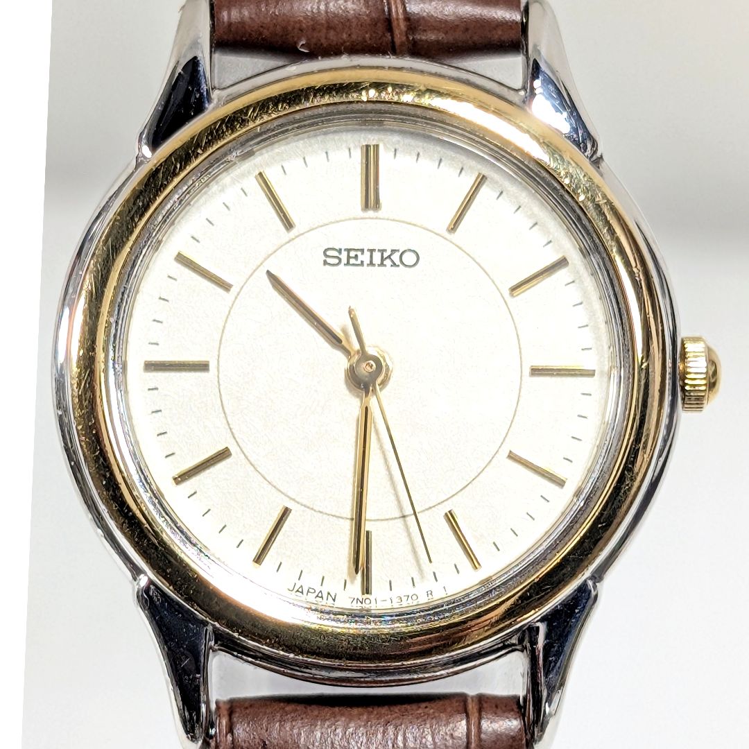 Seiko Analog Quartz Women Battery Replaced Working Item