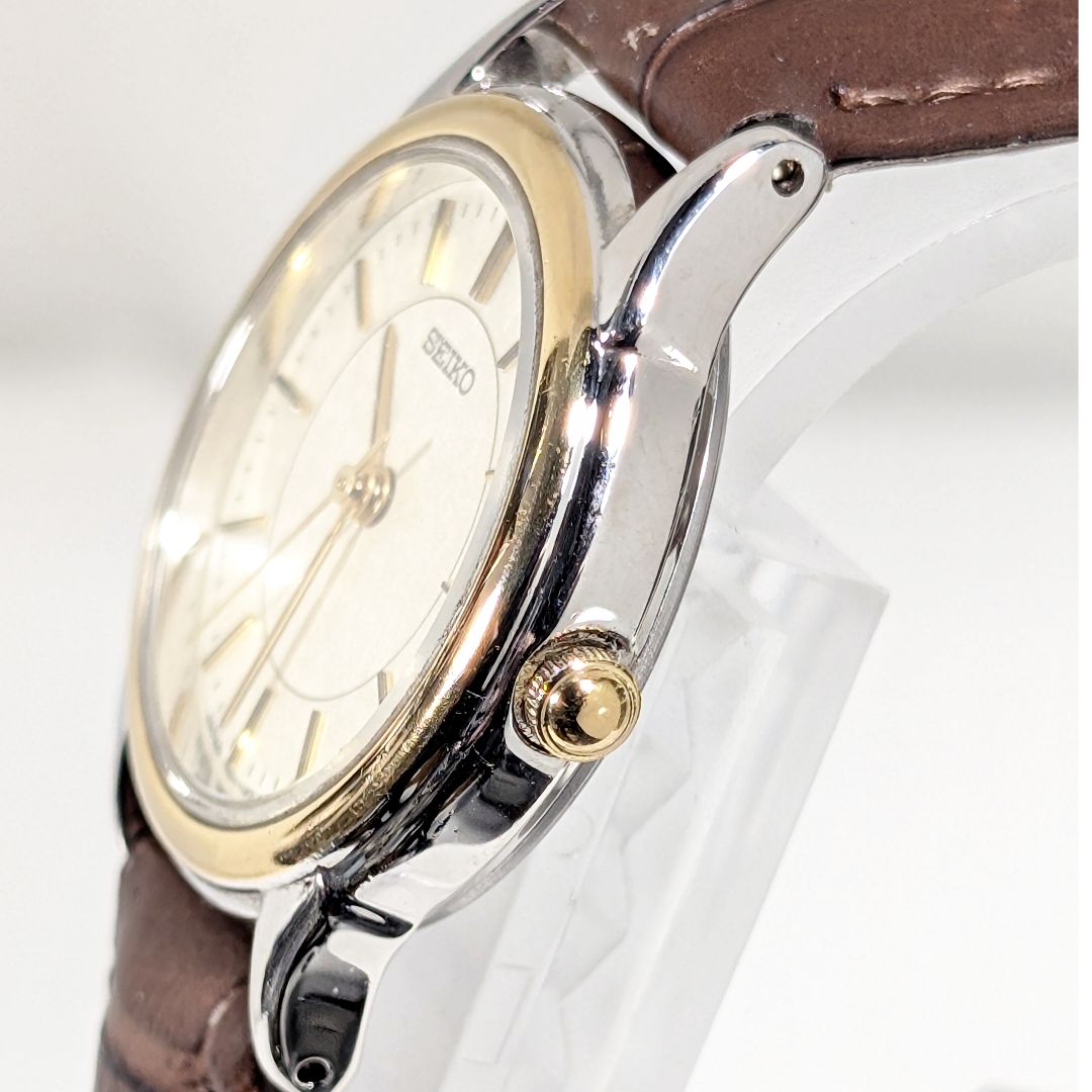 Seiko Analog Quartz Women Battery Replaced Working Item
