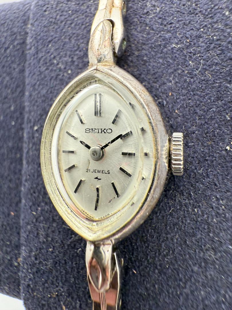 Seiko Analog Mechanical (Manual) Women Vintage Manual Winding Watch Women'S For Parts
