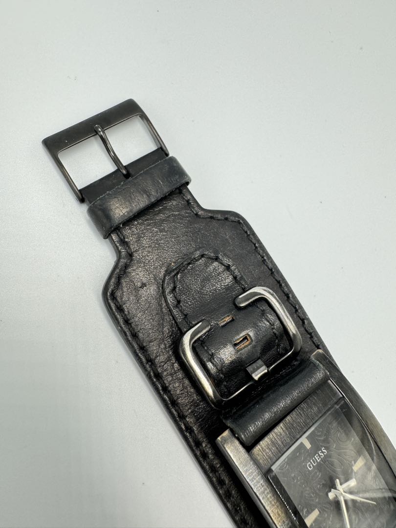 Guess Analog Quartz Men Watch Leather Strap