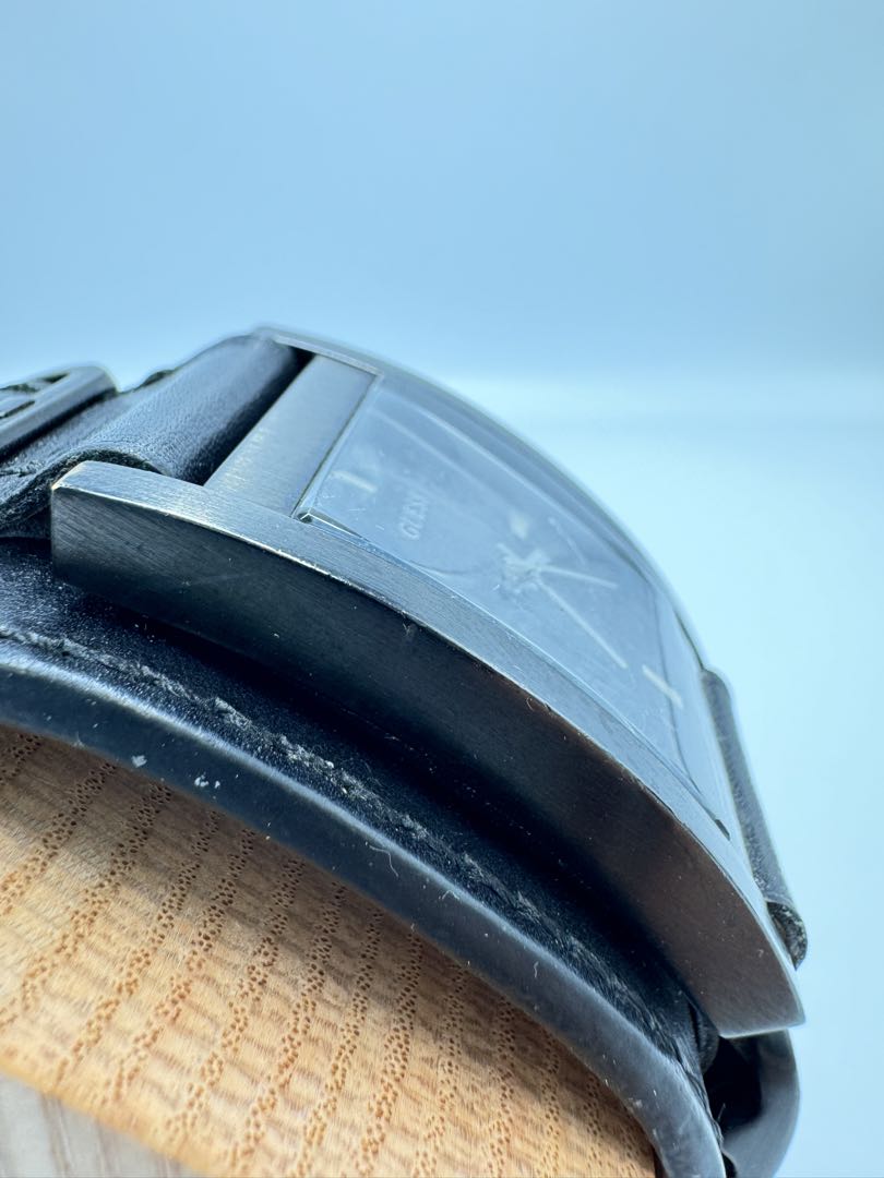 Guess Analog Quartz Men Watch Leather Strap