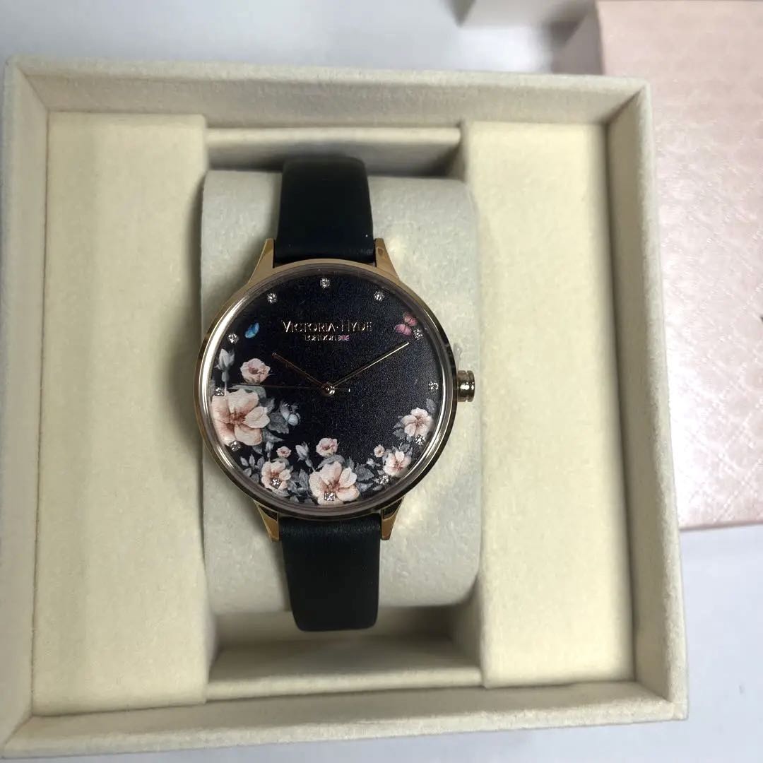 VICTORIA HYDE LONDON Analog Quartz Women