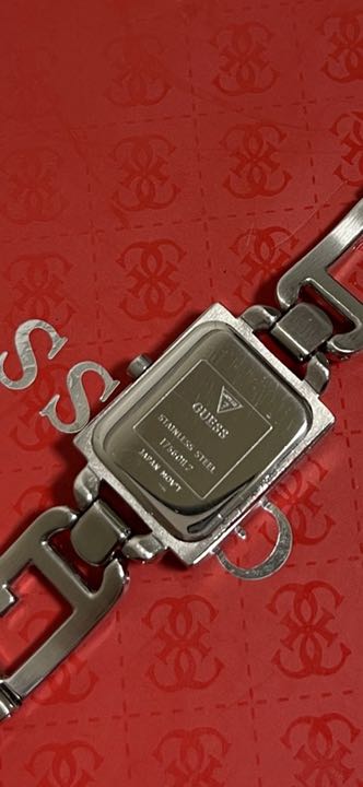 Guess Analog Quartz Women