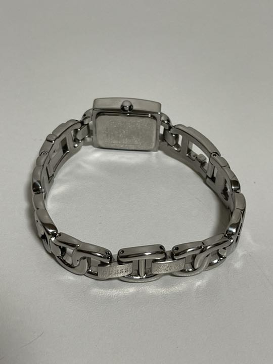 Guess Analog Quartz Women