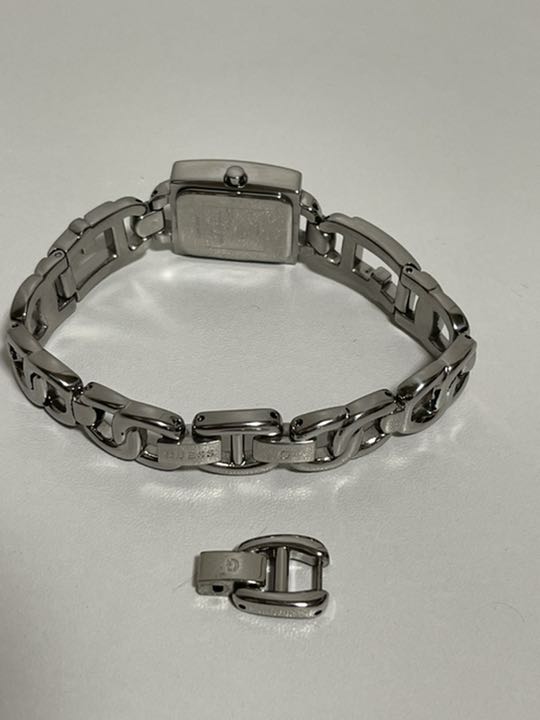 Guess Analog Quartz Women