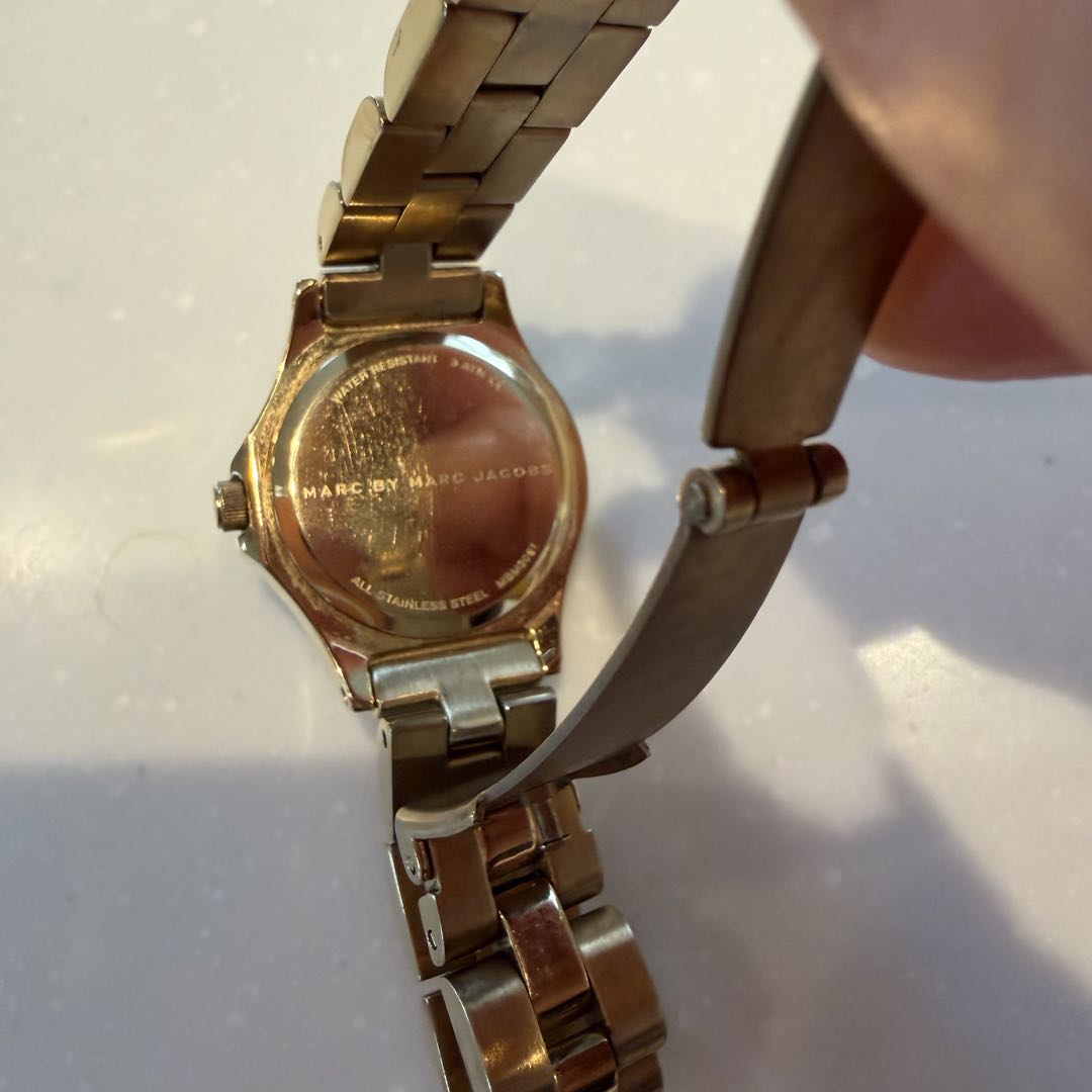 Analog Quartz Women