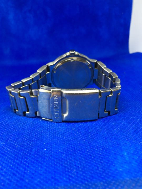 Citizen Eco-Drive E100-K17857 Analog Solar Men