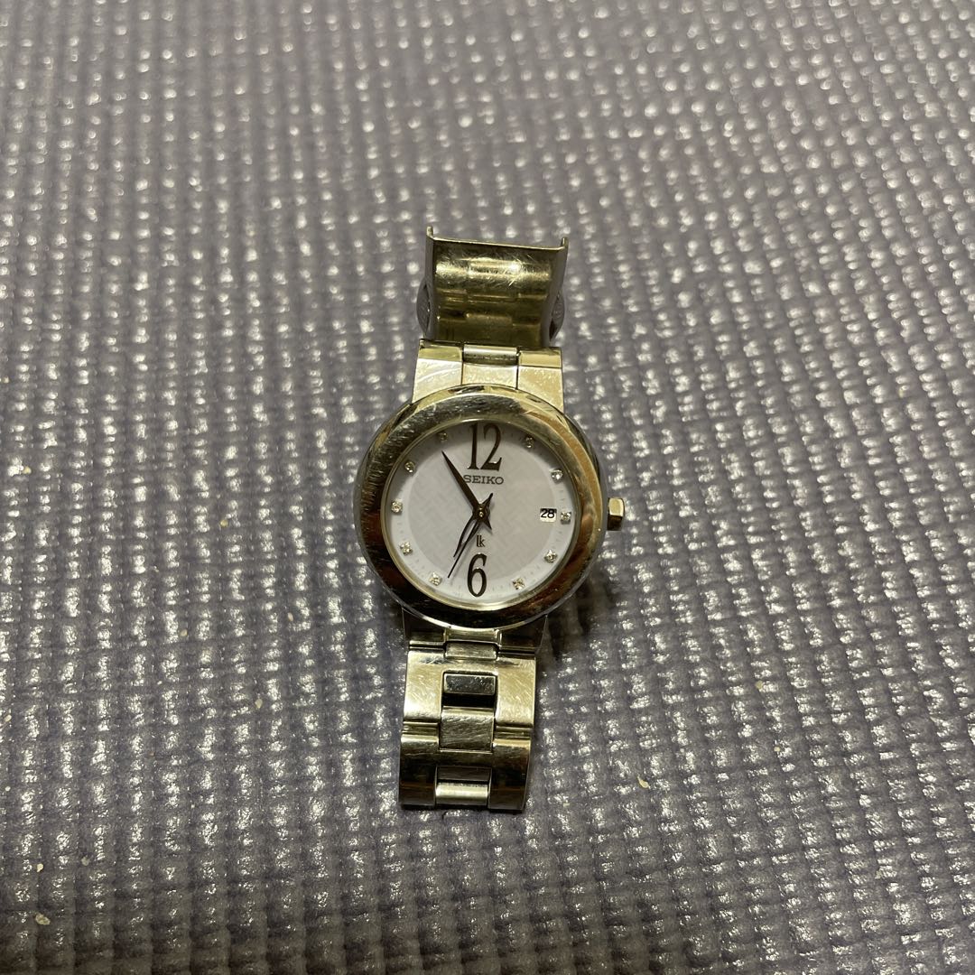 Seiko lk/lukia Analog Quartz Women