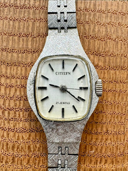 Citizen Vintage 4-681371 S Analog Mechanical (Manual) Women 6800 21 Jewels Wgp Manual Ladies Watch